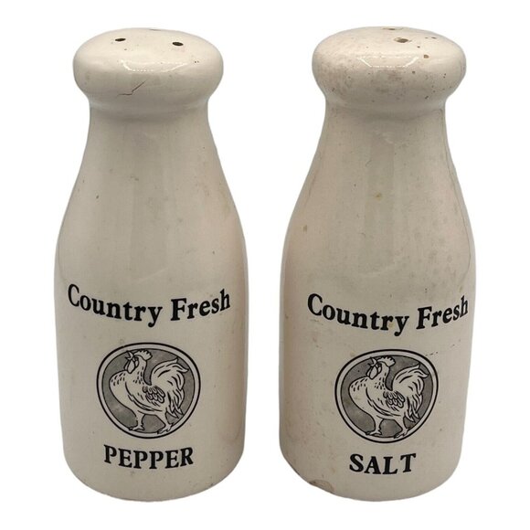 Vtg Milk Jug Rooster Ceramic Salt Pepper Shakers Red Basket Kitsch Kitchen Decor - Picture 3 of 12